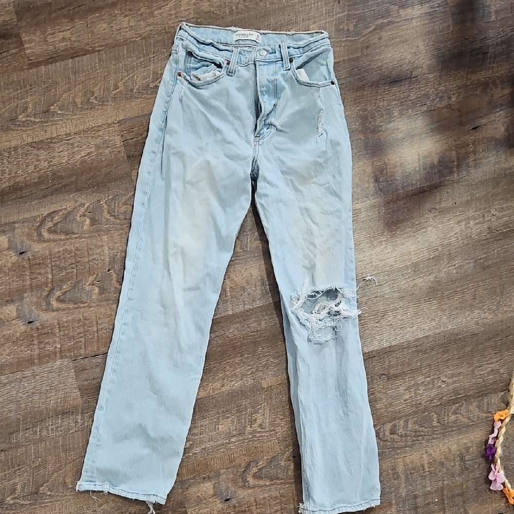 Abercrombie&Fitch The 90's Straight Ultra High Rise 26/2short Distressed jeans